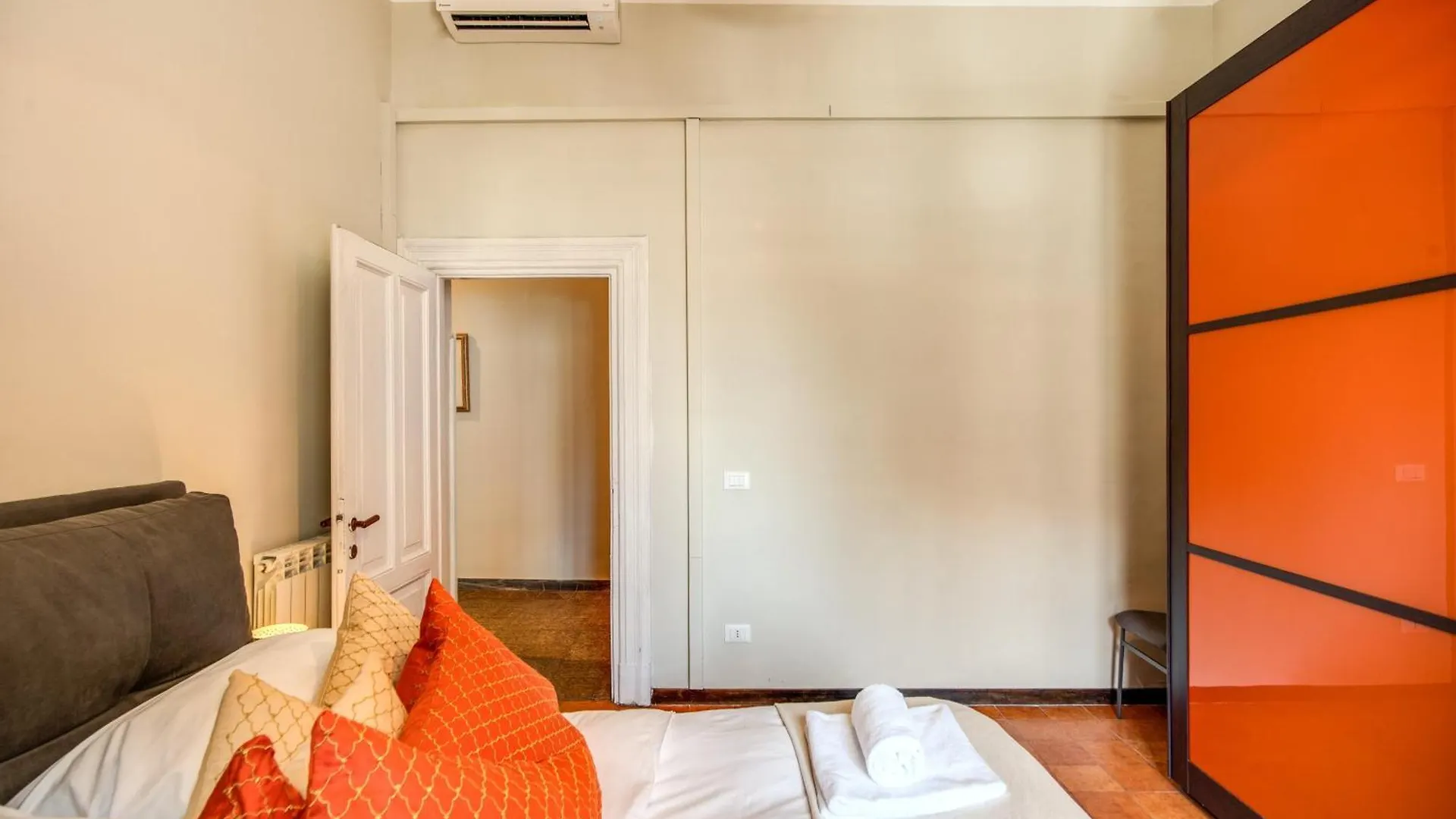 Nuovo Colonna Suite Rome - San Giovanni Apartments Italy