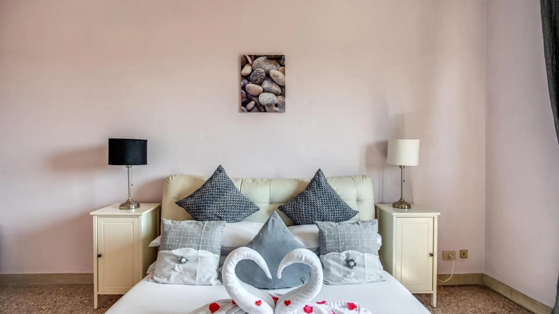 Nuovo Colonna Suite Rome - San Giovanni Apartments