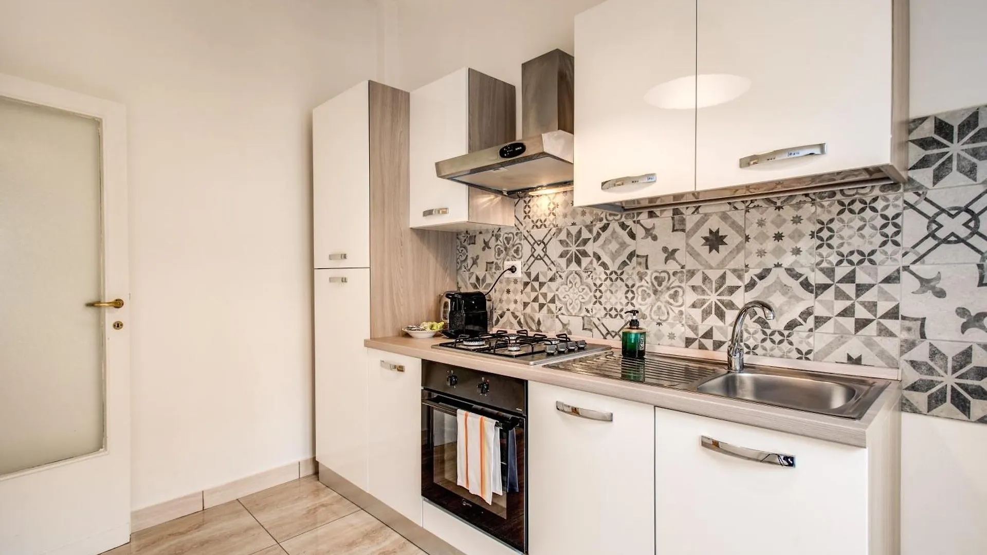 Nuovo Colonna Suite Rome - San Giovanni Apartments 0*,  Italy
