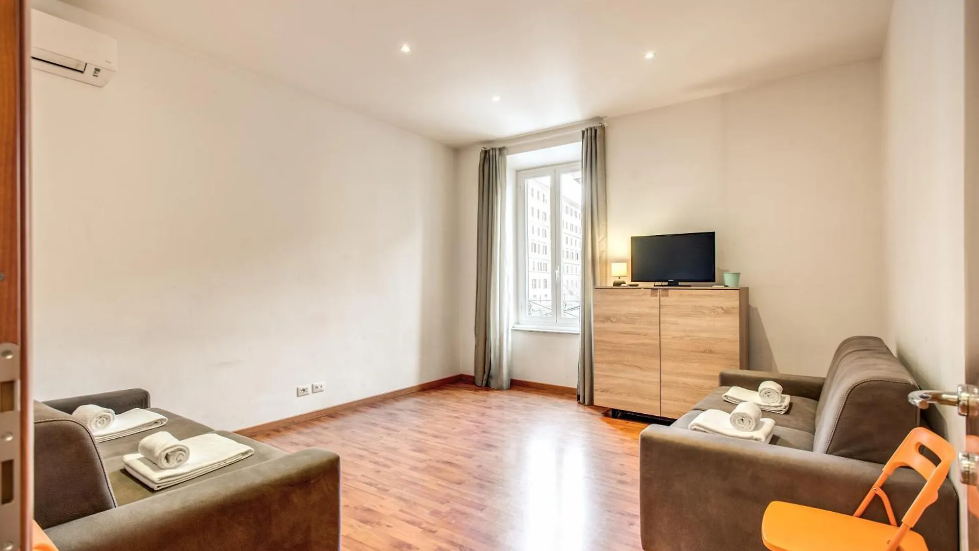 Nuovo Colonna Suite Rome - San Giovanni Apartments