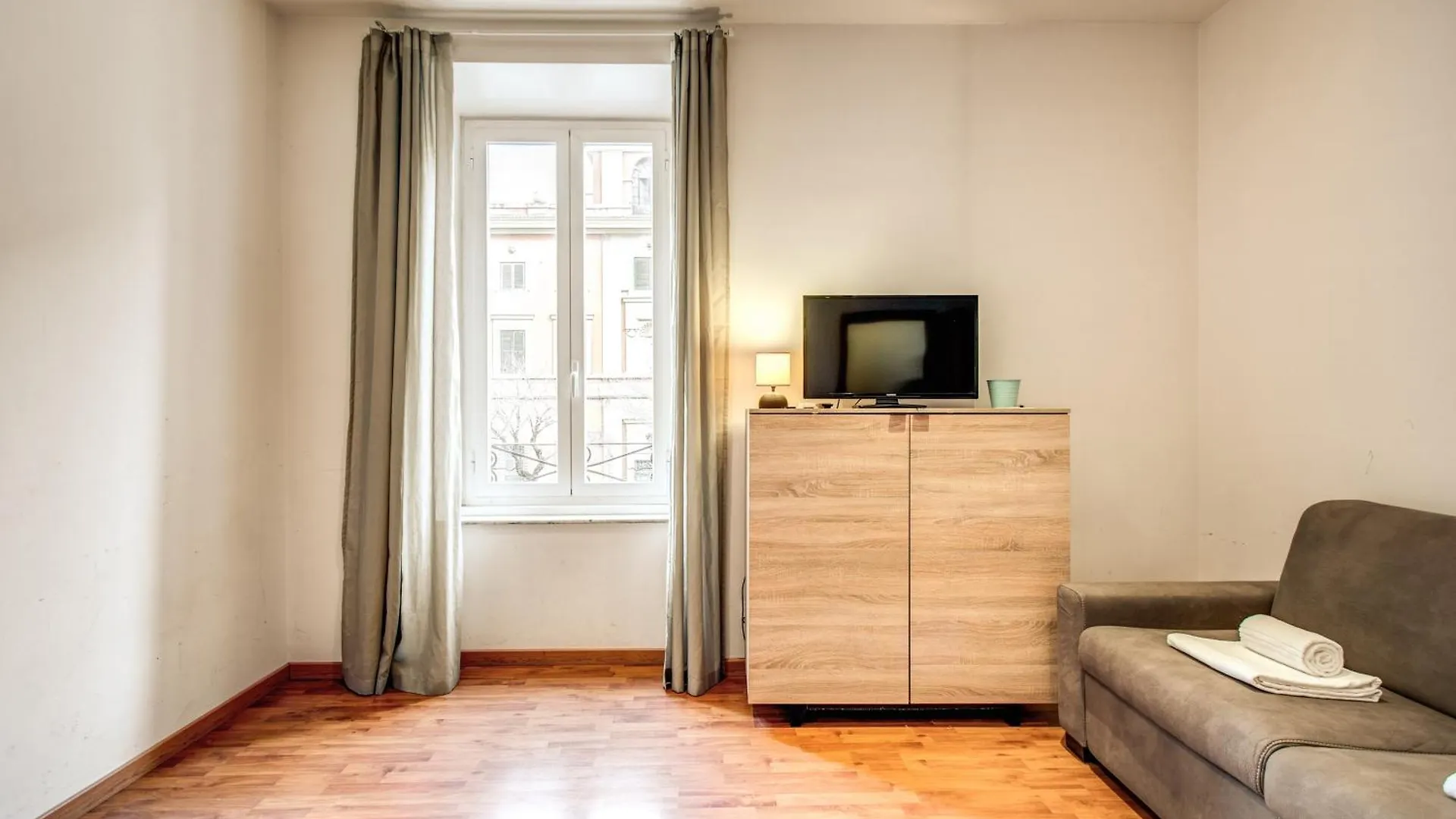 Nuovo Colonna Suite Rome - San Giovanni Apartments