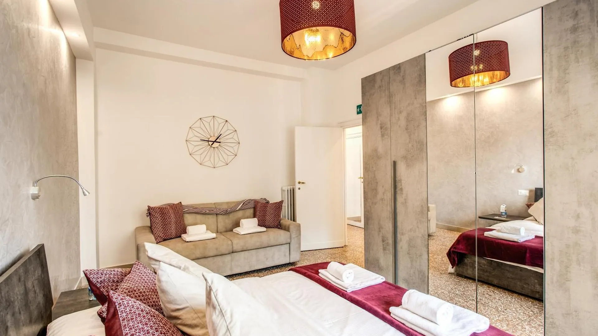 Nuovo Colonna Suite Rome - San Giovanni Apartments Italy