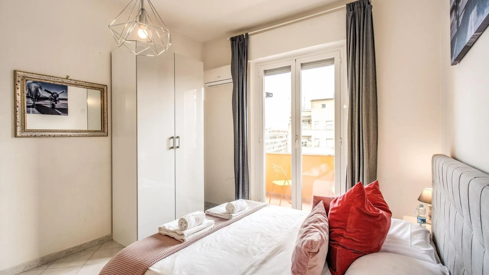 Nuovo Colonna Suite Rome - San Giovanni Apartments Italy